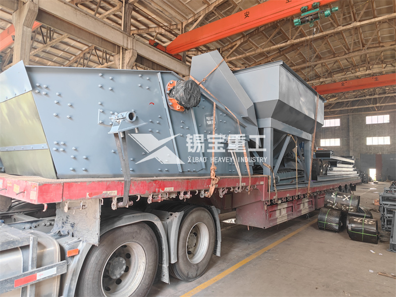 瀝青銑刨料料破碎設(shè)備裝車(chē)發(fā)貨 瀝青銑刨料料破碎設(shè)備裝車(chē)發(fā)貨