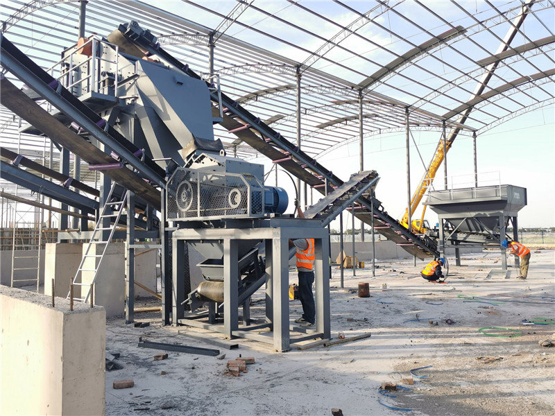 錫寶重工員工們冒著高溫在江蘇淮安客戶現(xiàn)場進行設(shè)備安裝(圖8)